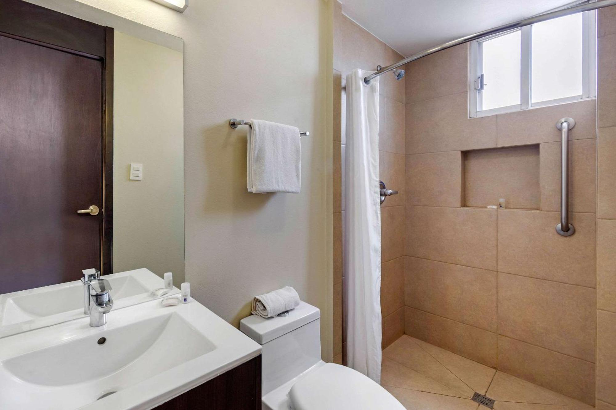 Comfort Inn San Luis Potosí Esterno foto